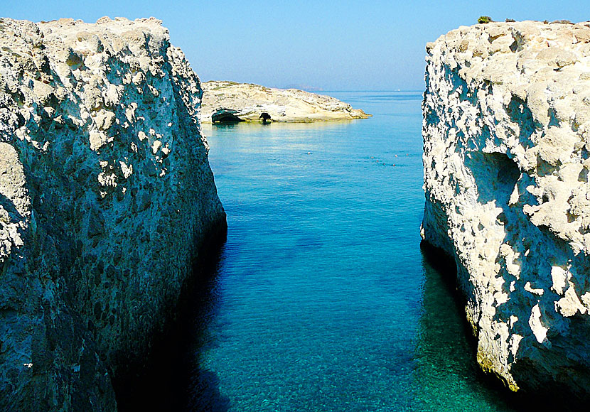 Papafragas på Milos är mycket snorkelvänligt och passar dig som älskar att snorkla i Grekland.