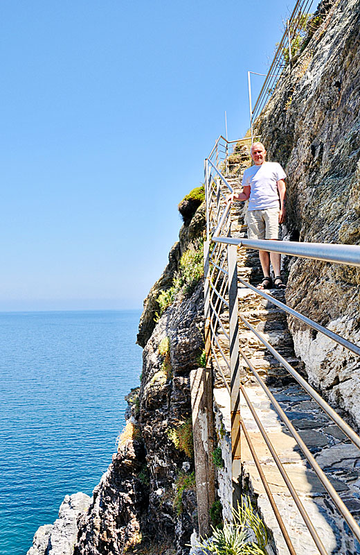 Att gå uppför trapporna till Mamma Mia-kyrkan är inget för höjdrädda.
