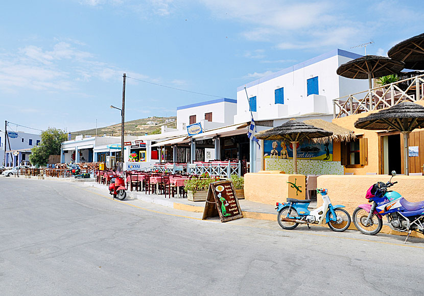 Restauranger, tavernor och hotell i Azolimnos på Syros.