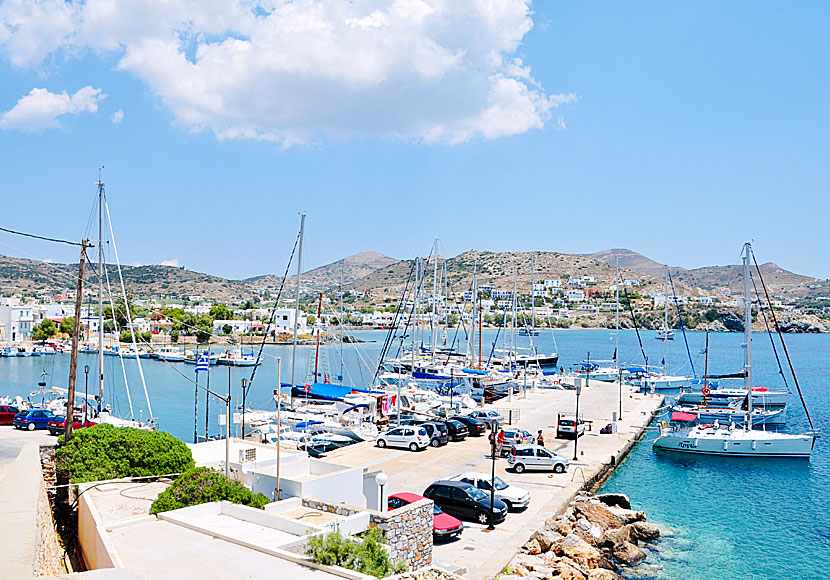 Hamnen i Finikas på ön Syros i Grekland.