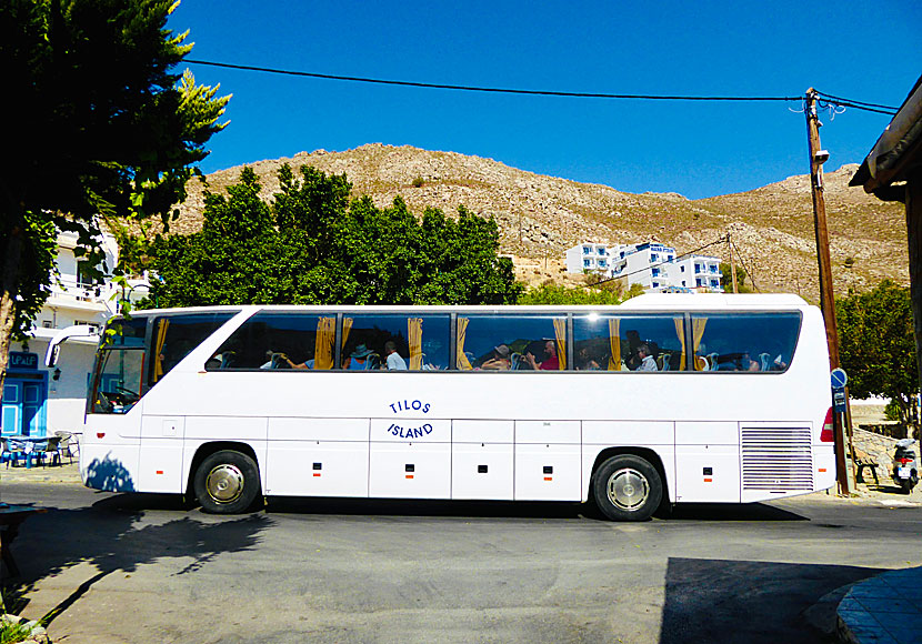 Bussen på Tilos trafikerar Livadia, Megalo Chorio, Agios Antonis, Eristos och Agios Panteleimon.