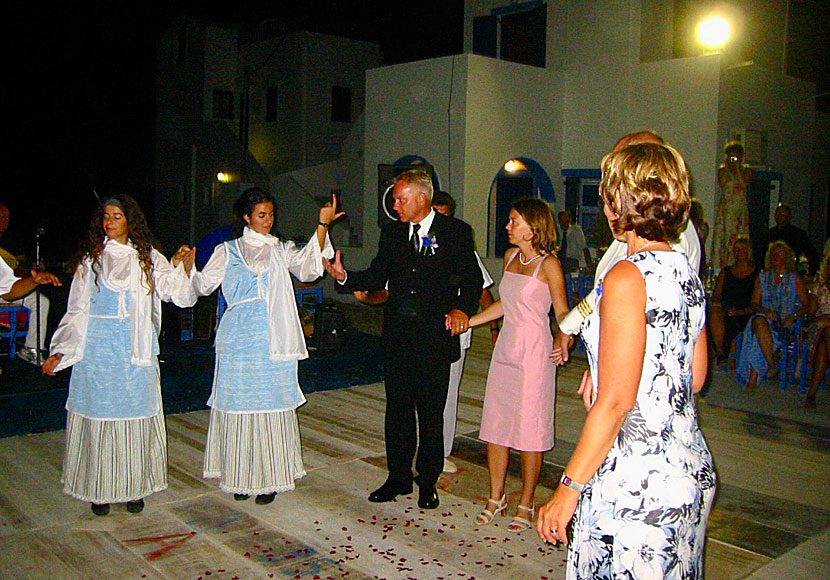 Bröllop i kyrkan Panagia Evangelistria på Tinos och på Santorini i Kykladerna.