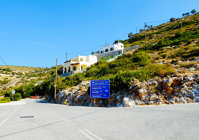 Vägen till Mikro Chorio, Megalo Choria, Katholiko och Poros beach på Agathonissi i Grekland.