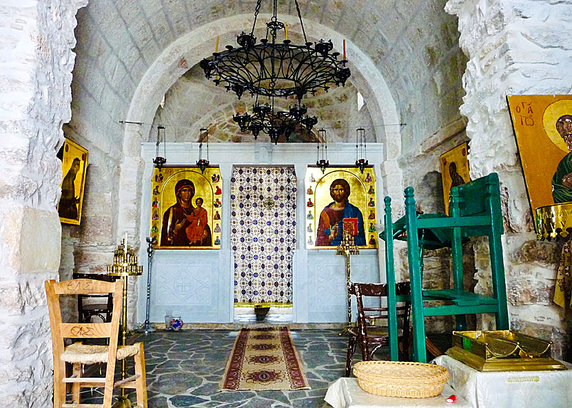 Heliga ikoner i kyrkan Agios Ioannis Theologos.