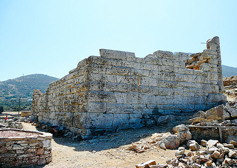 Agia Triada Tower nära byn Arkesini på Amorgos i Kykladerna.
