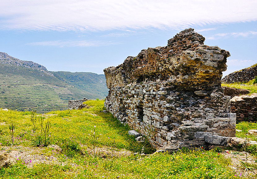 Minoa på Amorgos tros ha varit bebott mellan år 1000 f.Kr. och år 400 e.Kr.