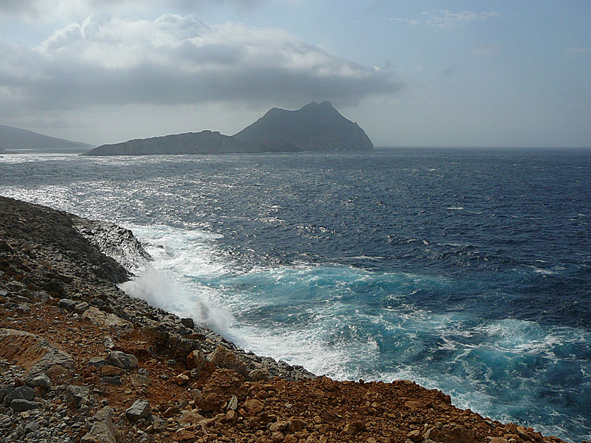 Nikouira island nära Egiali på Amorgos ser ut som Mordor i Sagan om ringen. 
