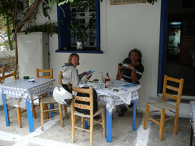 Lunch hos Dimitris på Taverna Loza i Langada. 