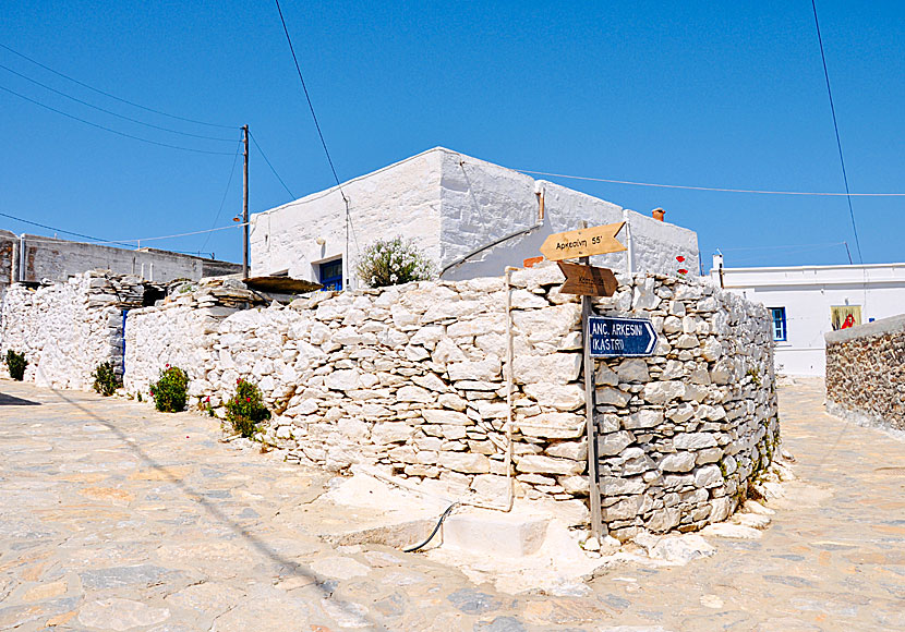 Vandra till Ancient Arkesini från byn Vroutsi på Amorgos.