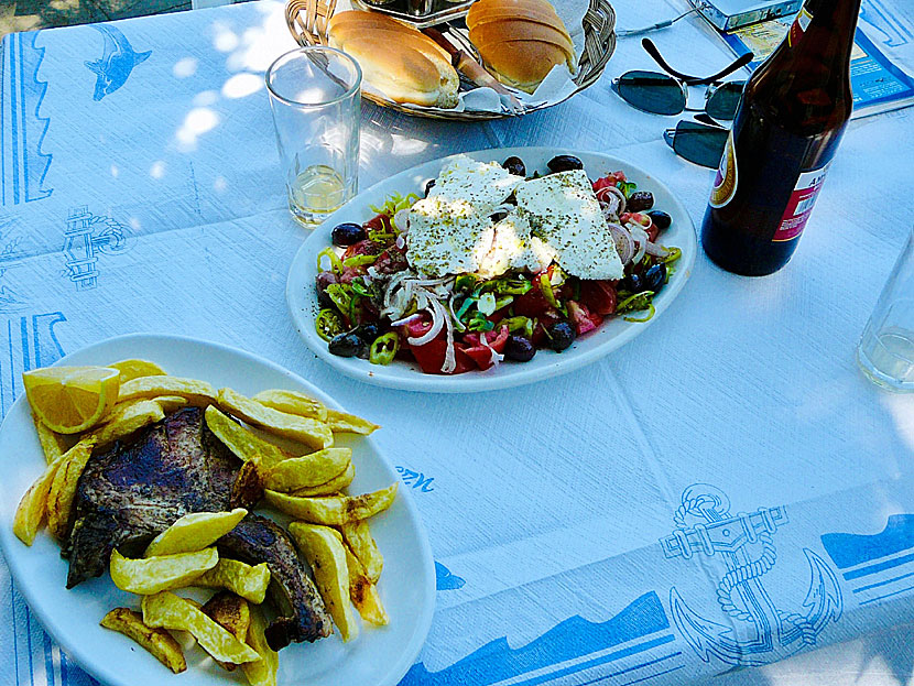 Huvudrätter från Grekland. Fläskkotlett - Chirno Brisola – passar mycket bra med grekisk sallad. 