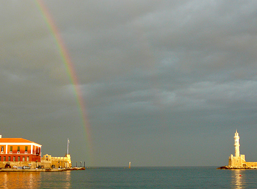 Judy Garland sjunger Somewhere Over the Rainbow i Venetianska hamnen i Chania p&aring; Kreta.
