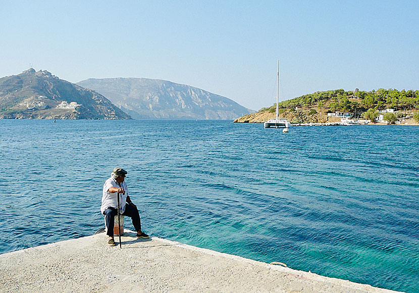 (Sittin' n) On the dock of the bay med Otis Redding i hamnen på Telendos i Grekland.