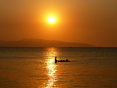 Solnedgångar i Grekland .
