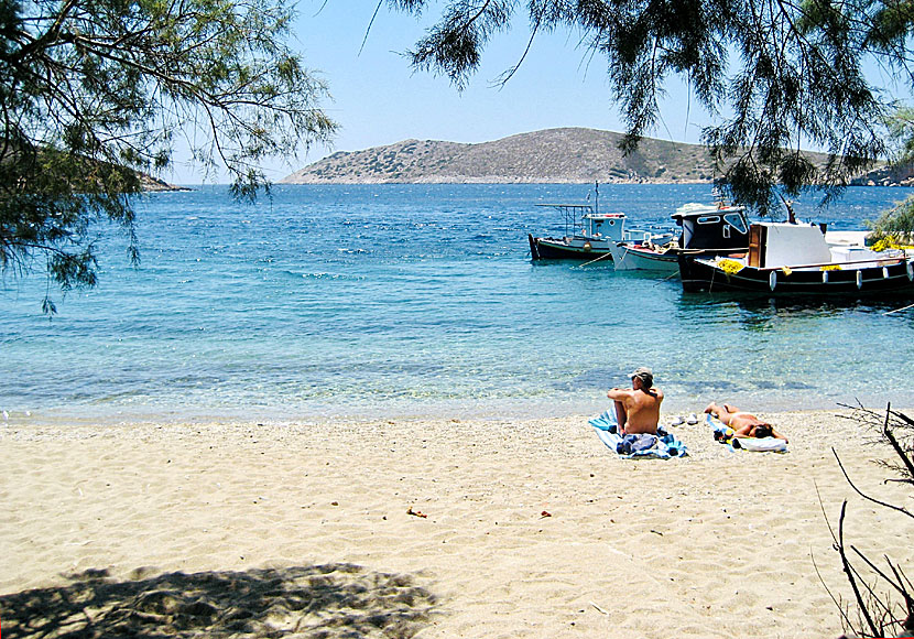 Missa inte Kambi beach när du vandrar på ön Fourni i Grekland.