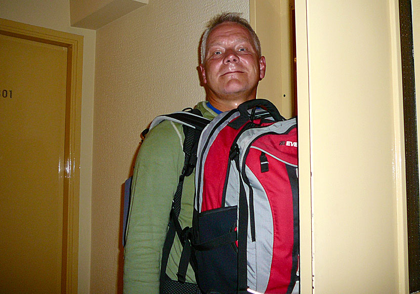 Från Syntagma gick vi med den gigantiska packningen till Hotel Adonis i Plaka.