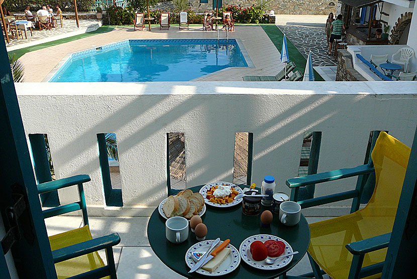 Frukost på Hotel Agios Prokopios på Naxos.