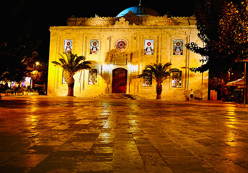 Den vackra katedralen Agios Titos i Heraklion.