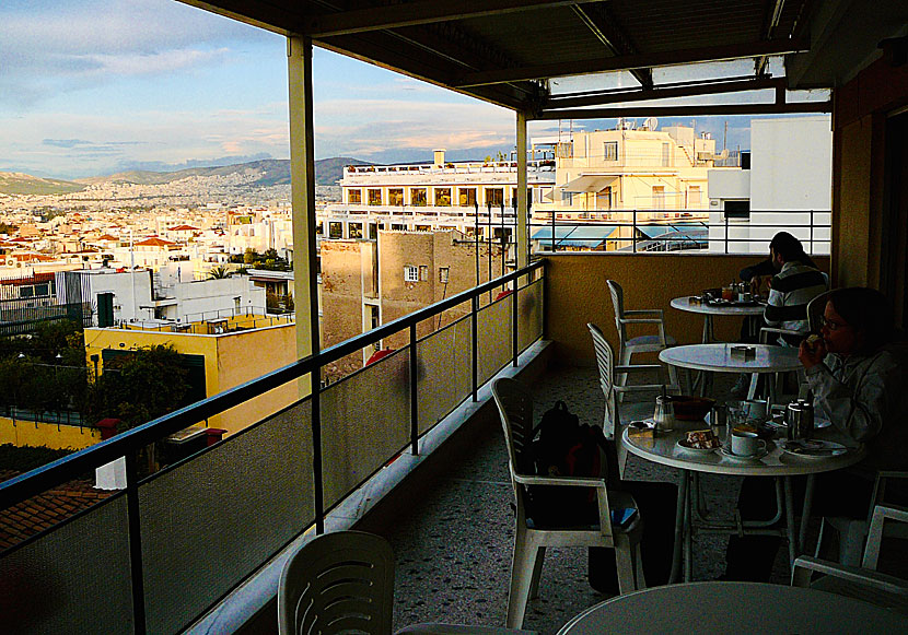 Frukostterrassen på Hotel Adonis i Plaka i Aten.