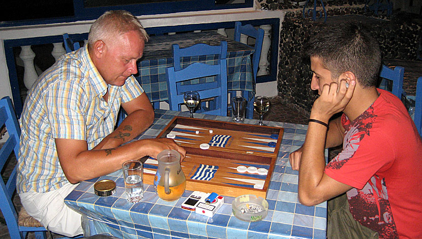 Backgammon på Santorini.