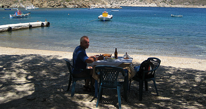 Restaurant. Keramido beach. Thymena. Fourni.