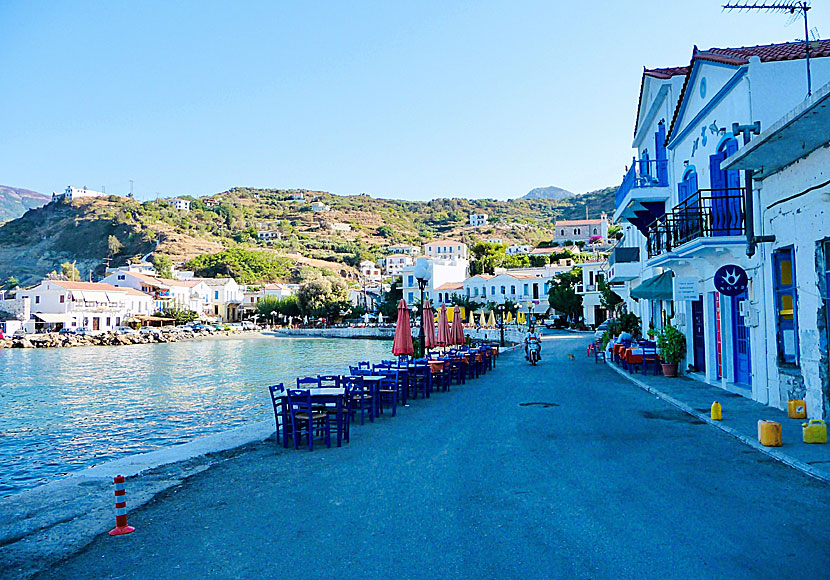 Hamnpromenaden i Evdilos på Ikaria.