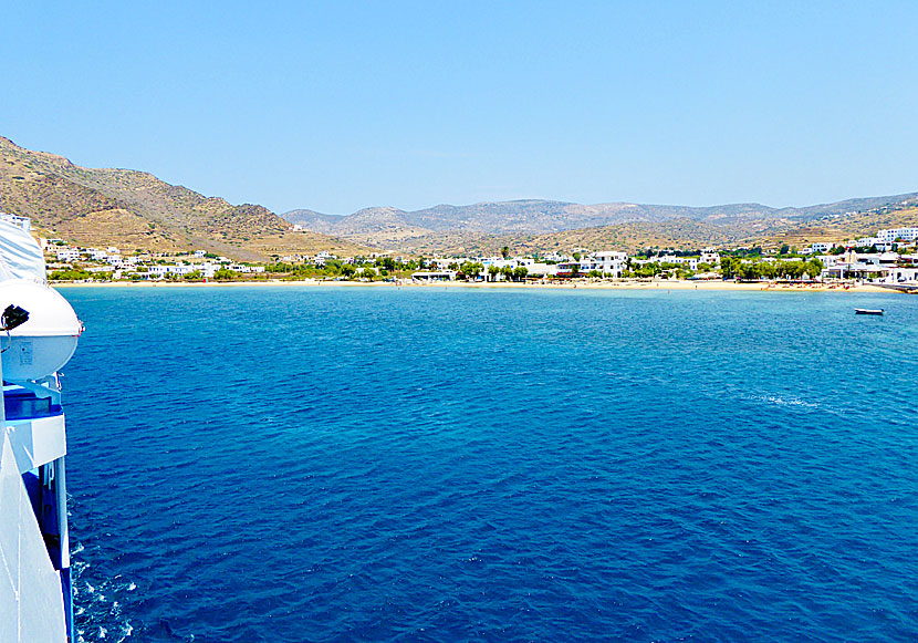 Gialos beach sett från en färja.