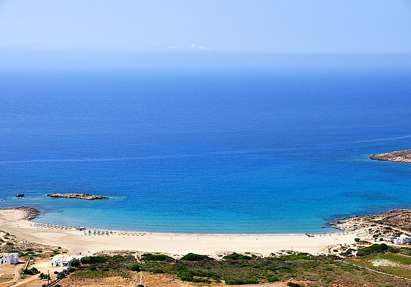 Manganari beach på Ios är en av de finaste stränderna i Kykladerna. 