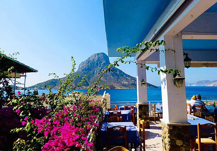 Utsikt över Telendos från en av restaurangerna i Massouri på Kalymnos.