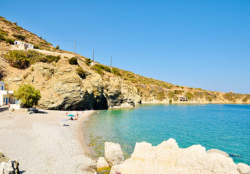 Den lilla stranden i Agios Nikolaos på Karpathos.
