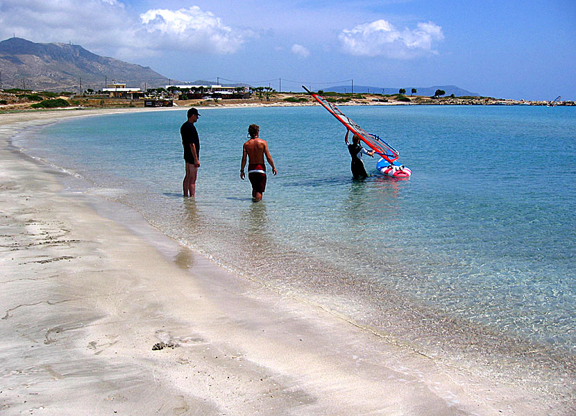 Makri Gialos beach nära flygplatsen på Karpathos.