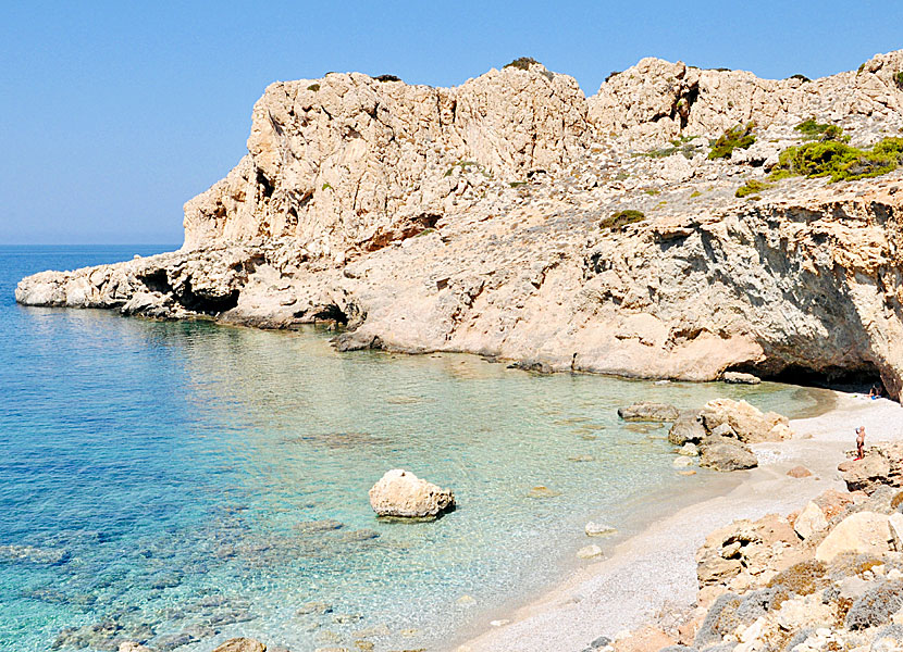 Proni beach är en av Karpathos minst kända stränder och ligger mellan Finiki och Lefkos.