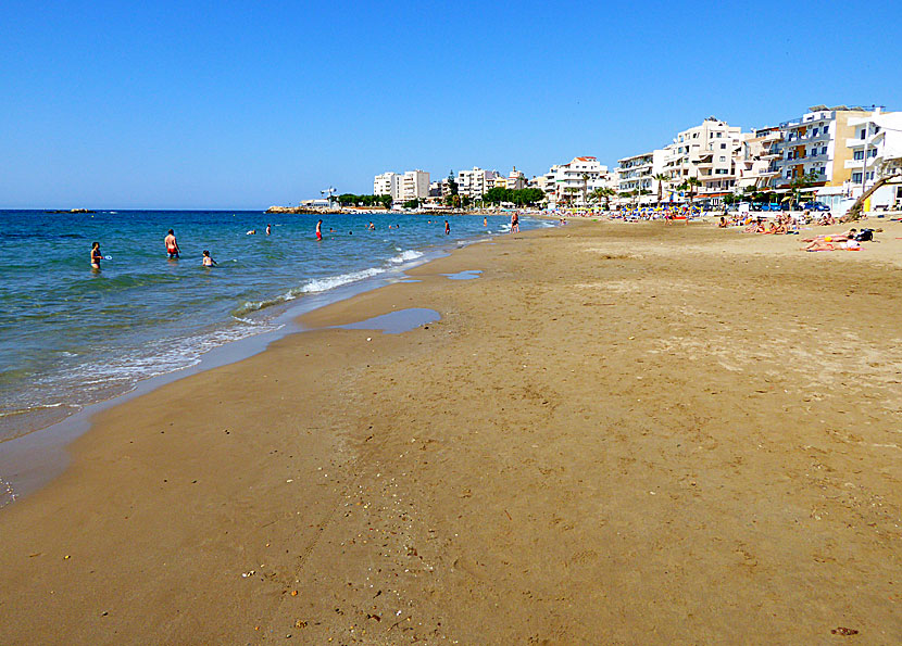 Fina stränder väster om Chania på Kreta.  Nea Chora beach.