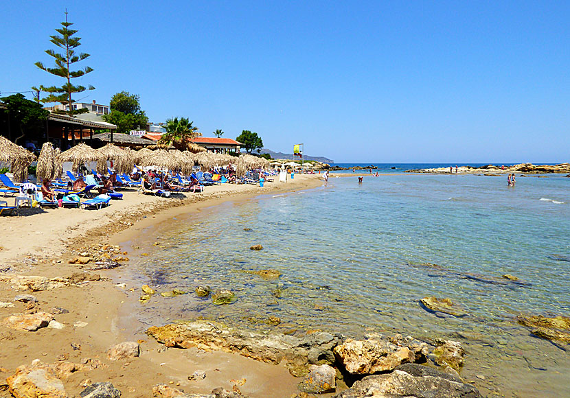 Fina stränder väster om Chania på Kreta.  Kalamaki beach.