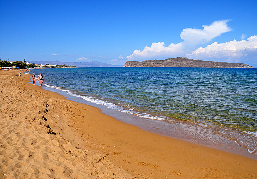Fina stränder väster om Chania på Kreta.  Kato Stalos beach.
