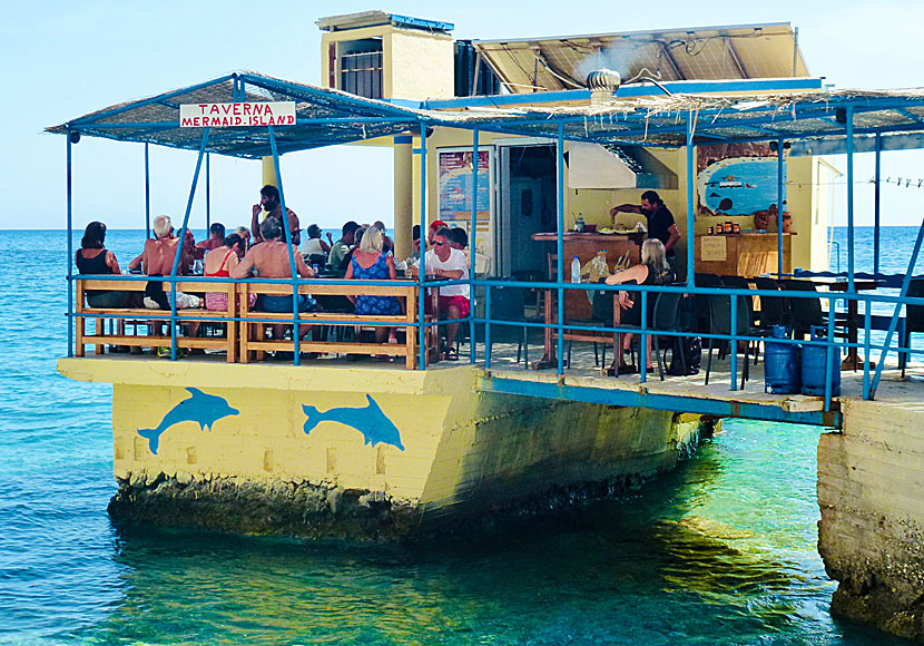 Taverna Mermaid Island på Sweetwater beach på södra Kreta.