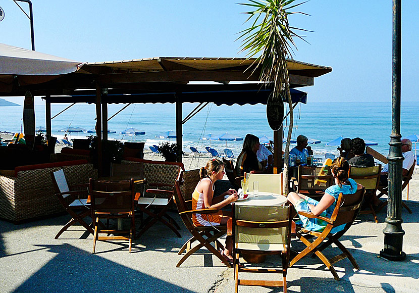 Cafe Babis vid Kalamaki beach.