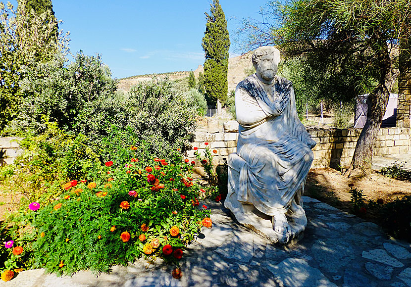 Staty av guden Zeus på Kreta.