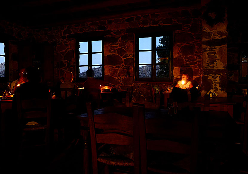 Milia Mountain Retreat Restaurant på kvällen.  Kreta.