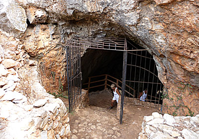 Melidhoni cave.