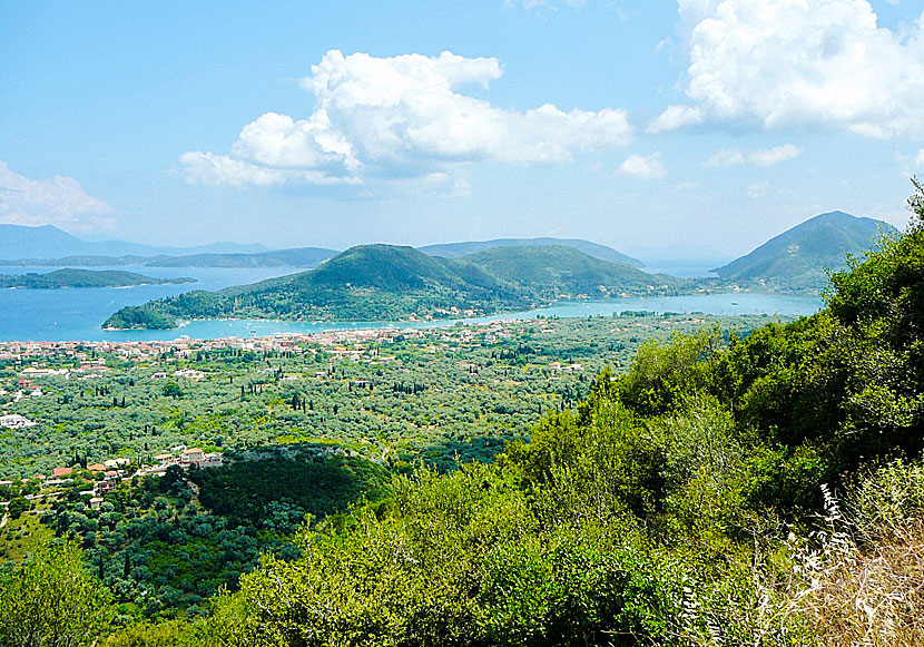 Halvön Geni mittemot Nidri på Lefkas.