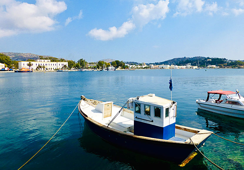 Lakki är Leros största hamn, de andra hamnarna ligger i Agia Marina och Xerokampos. 