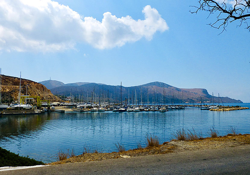 Lakki Marina på Leros i Dodekaneserna är populär bland seglare. 