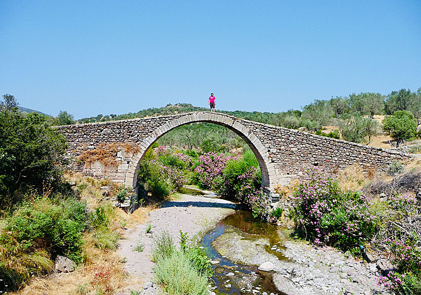 Kremasti bridge nära byn Agia Paraskevi på Lesbos.