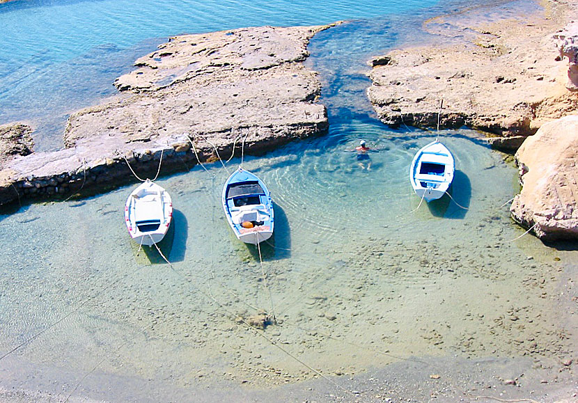 Snorkla vid Firiplaka beach på Milos.