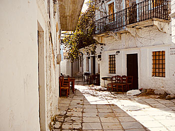 Utflykt till byarna Moni, Apiranthos och Chalki på Naxos.