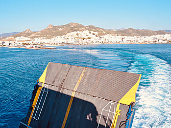 Åka med Blue Star Ferries från Naxos till Pireus.