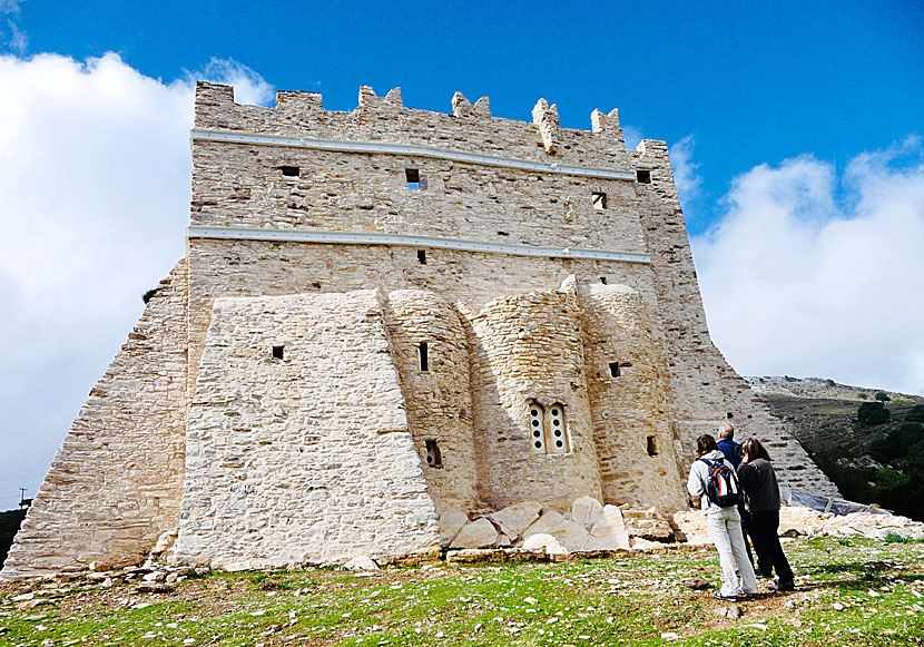 Fotodotis Tower ovanför Danakos på Naxos i Kykladerna.