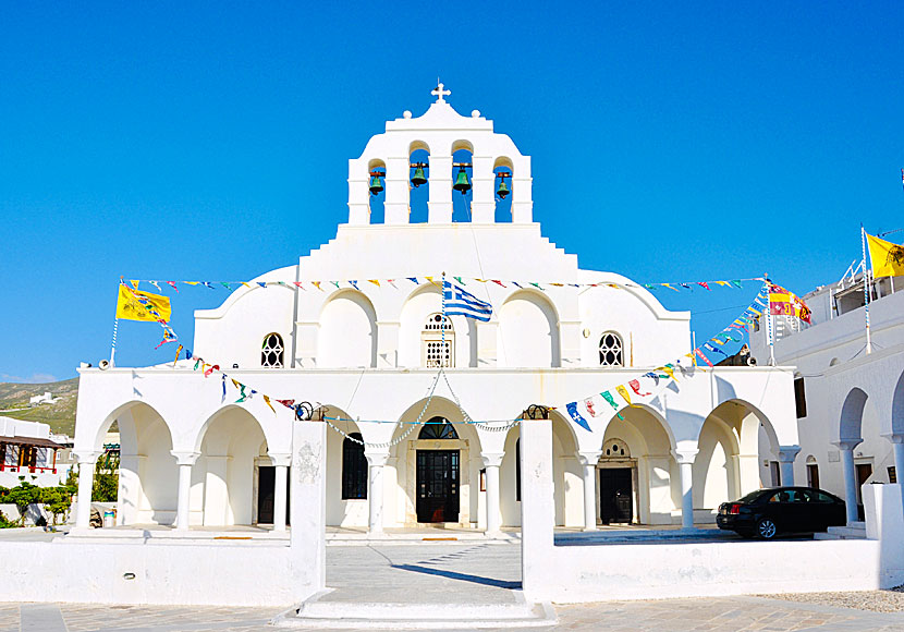 Katedralen Zoodochos Pigi i Naxos stad.