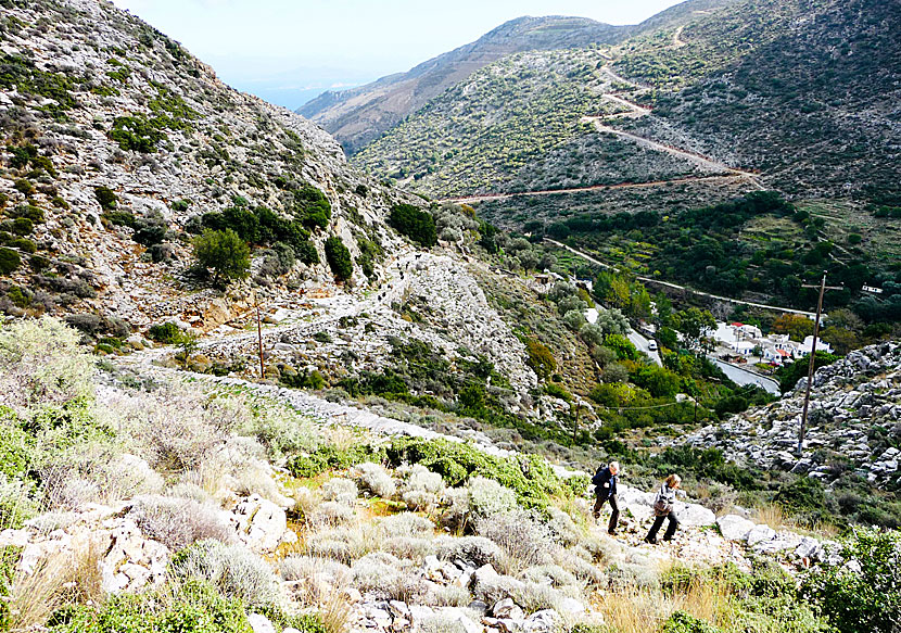 På vandring till Fotodotis Monastery ovanför byn Danakos på Naxos.