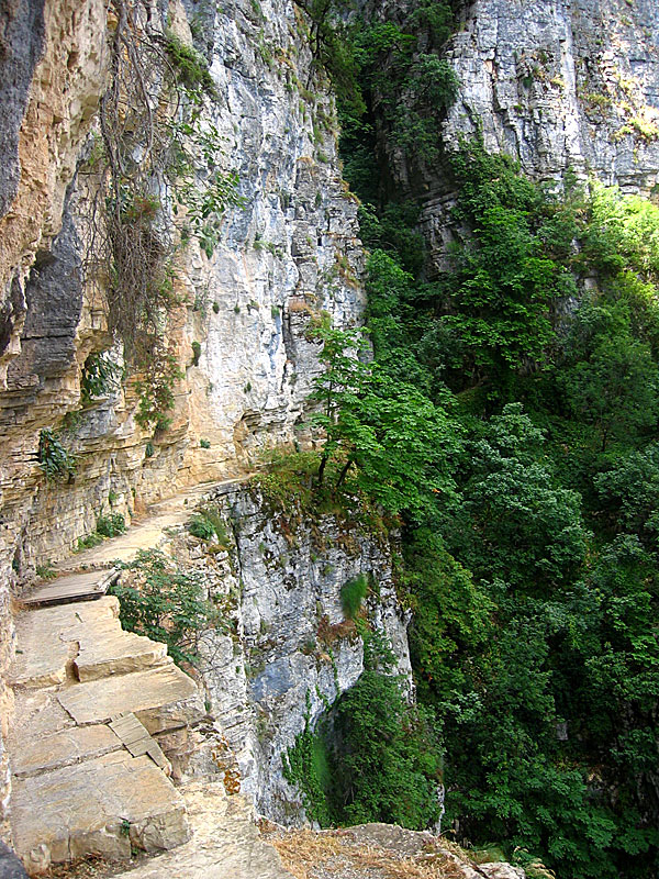 Vikosravinen nära byn Monodendri i Zagoria på grekiska fastlandet. 